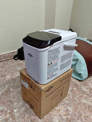 Portable ICE MAKER - 9 Ice Tubes in just 8 minutes