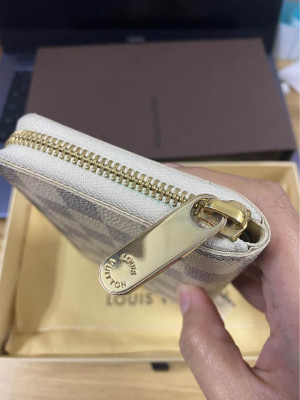 Louis Vuitton Zippy Wallet