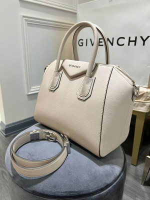 GIVENCHY ANTIGONA AUTHENTIC