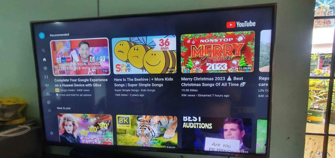 Devant 50" UHD Smart TV