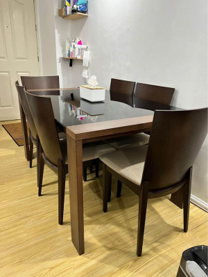 Dinning table for sale