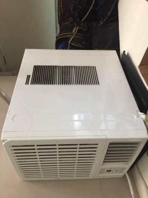 FOR SALE 1.5HP TCL WINDOW TYPE AIRCONDITION