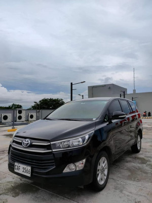 Rush toyota innova 2.8e matic 2017 model