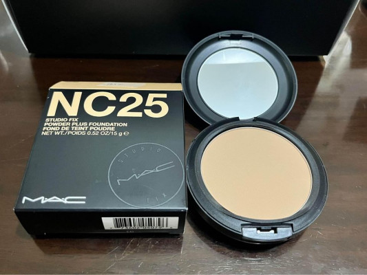 MAC Studio Fix Plus Foundation Powder NC25