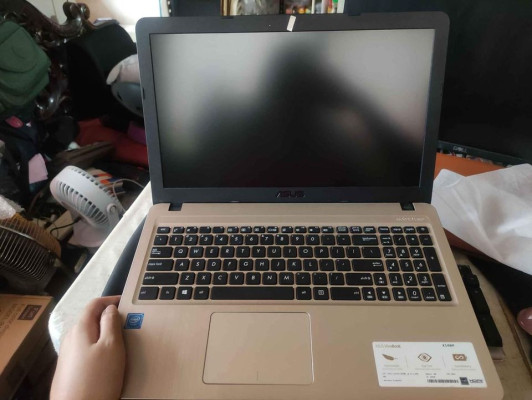 Asus vivobook laptop