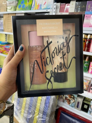 VICTORIA SECRET PROMO SET WITH BODY LOTION