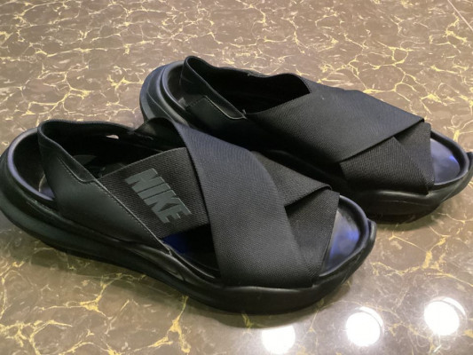 NIKE SANDALS