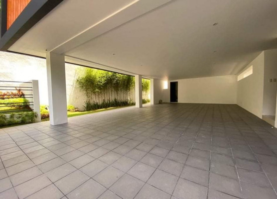 HOUSE AND LOT FOR SALE