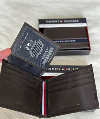 Tommy Hilfiger men’s wallet
