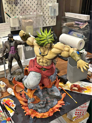 Broly (Dragon Ball Z) Statue