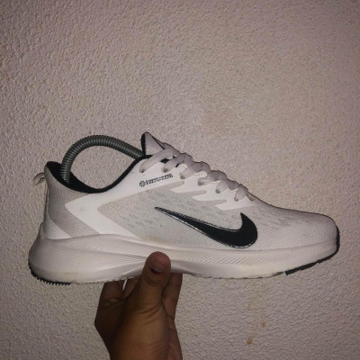 Preloved Nike Running Shoes