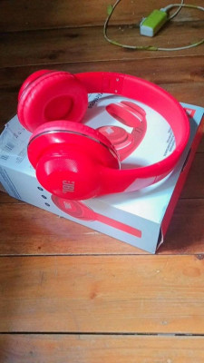 For sale JBL. Earphone bluetooth