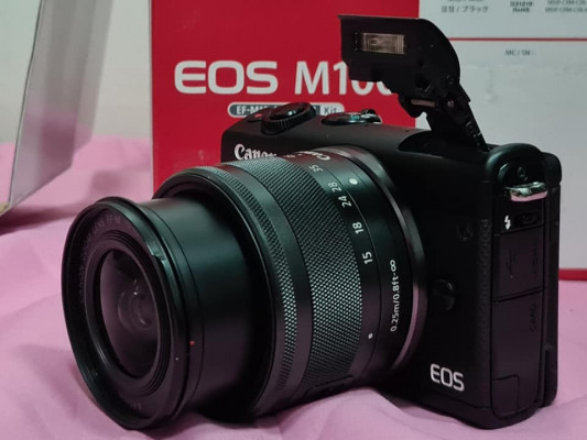 Canon EOS M100
