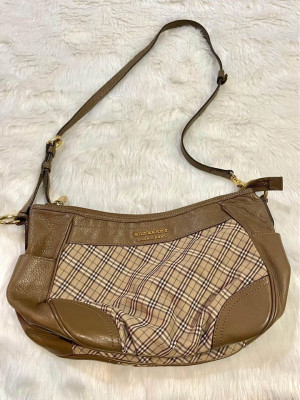 Burberry sling bag