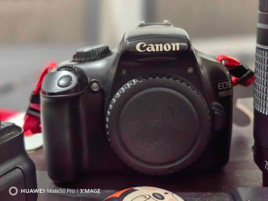 Canon 1100 D