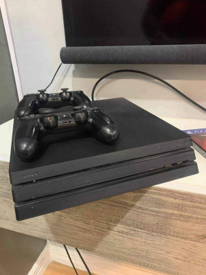 PS4 PRO 1TB FOR SALE