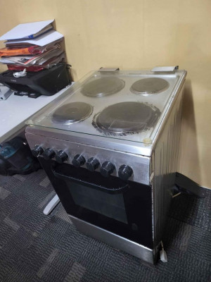 ELECTRIC RANGE 4SALE