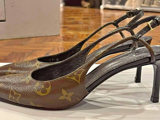 Own Preloved Louis Vuitton Sandals