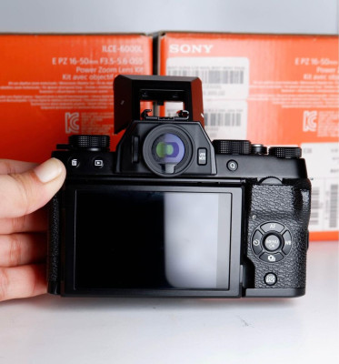 FUJIFILM X-T100 Mirrorless 24MP