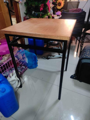 Heavy duty Table