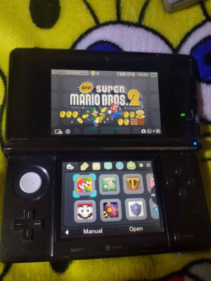 FOR SALE Nintendo 3DS and DSi w/Full of Games