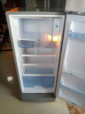 CUBIC HISENSE REFRIGERATOR