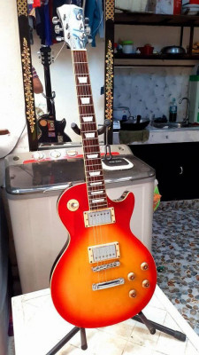 JAPAN MADE LES PAUL
