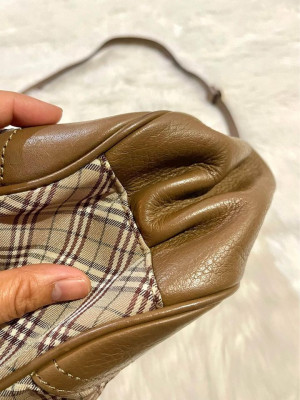 Burberry sling bag