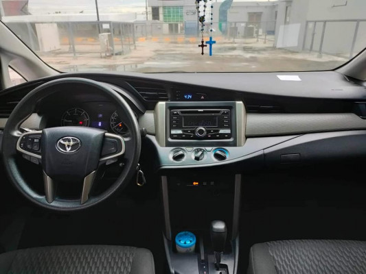 Rush toyota innova 2.8e matic 2017 model