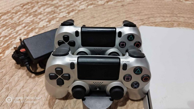 PS4 Slim 500gb Glacier White 2 DS4 6 Games