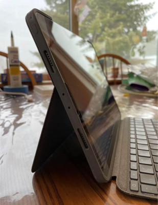 Logitech Combo Touch for iPad Pro 11