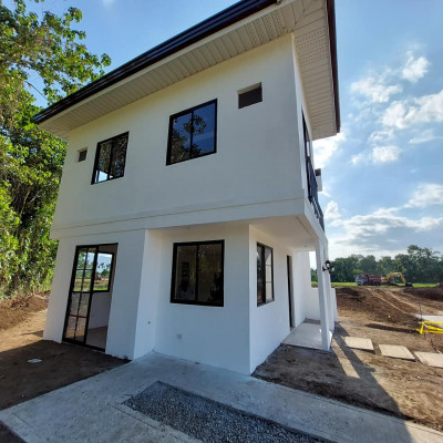 House and Lot along the highway! FloodFREE, NO FAULT LINE