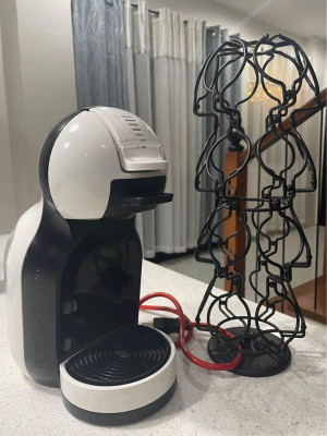 Nescafe Dolce Gusto Mini Me Coffee Machine w/ free capsule rack