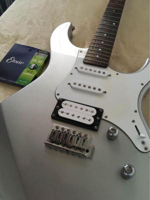 Yamaha pacifica 112v