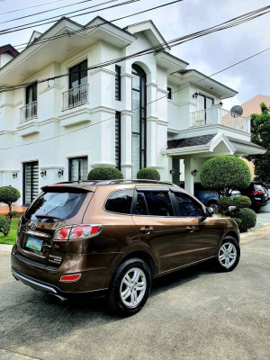 2013 Hyundai Grand Santa Fe