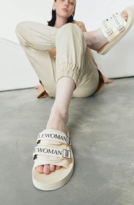 ONHAND!!! GENTLEWOMAN STRAPPY DETAIL SANDALS SIZE 37 ( 24cm )