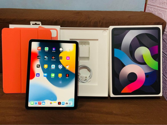 Selling for iPad Air 4th Generation 64gb (Brand New)