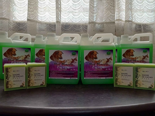 Pet Shampoo with Conditioner and Madre de Cacao extract