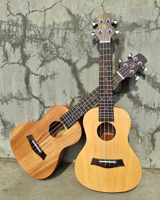 Clifton solid top ukulele