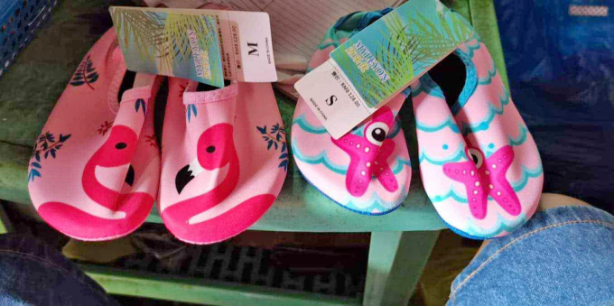 Aqua shoes for toddlers and kids