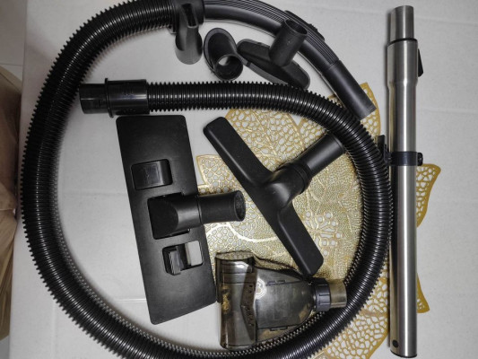 Preloved UV Care Wet and Dry Vacuum Cleaner