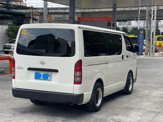 2019 Toyota hiace commuter 3.0 manual diesel