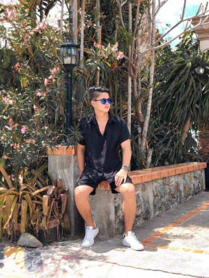 Polo shirt plain summer outfit