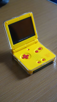 GAMEBOY ADVANCE SP PIKACHU