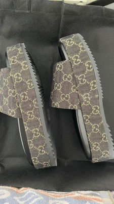 ORIGINAL GUCCI PLATFORM SANDALS