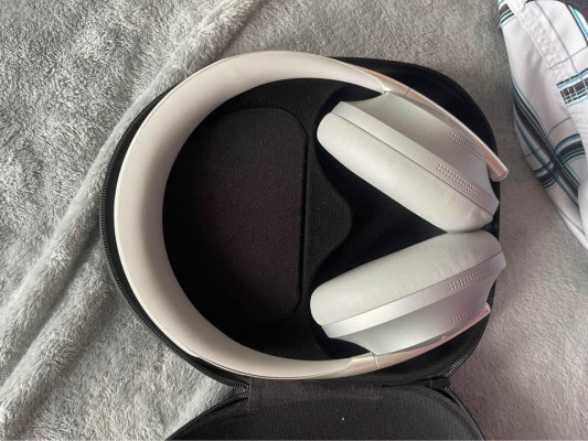 ORIGINAL BOSE HEADPHONES 700