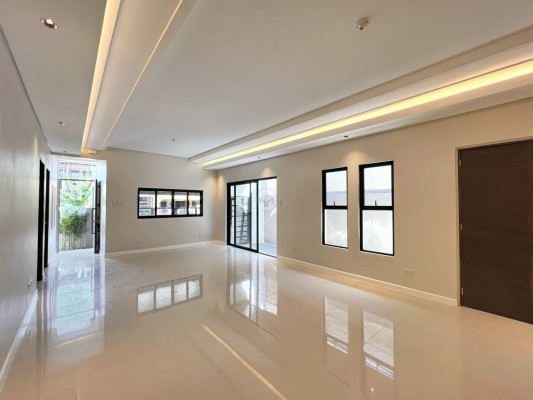 Brilliant Bungalow For Sale in BF Homes, Parañaque