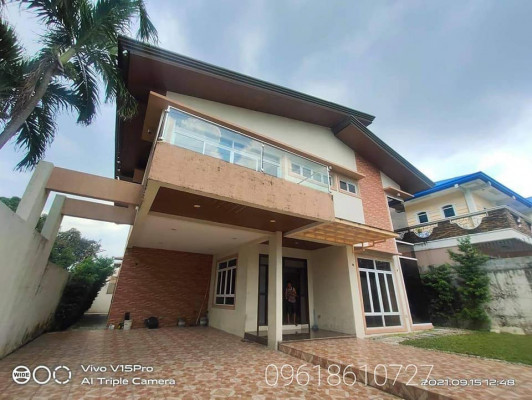 House and Lot For Sale in Commonwealth Quezon City