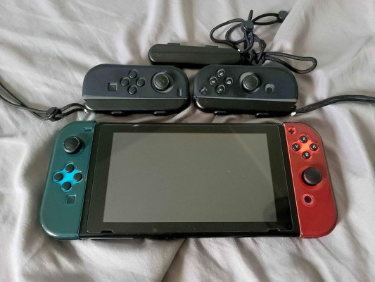 Nintendo Switch V1 with 23 Games