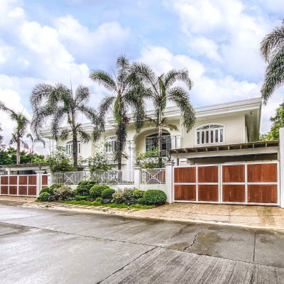 ⁣Impeccable Massive Mansion for Sale in Loyola Grand Villas⠀
